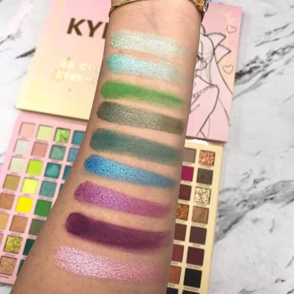 Buy Kylie 88 Color Eyeshadow in pakistan sanwarna.pk