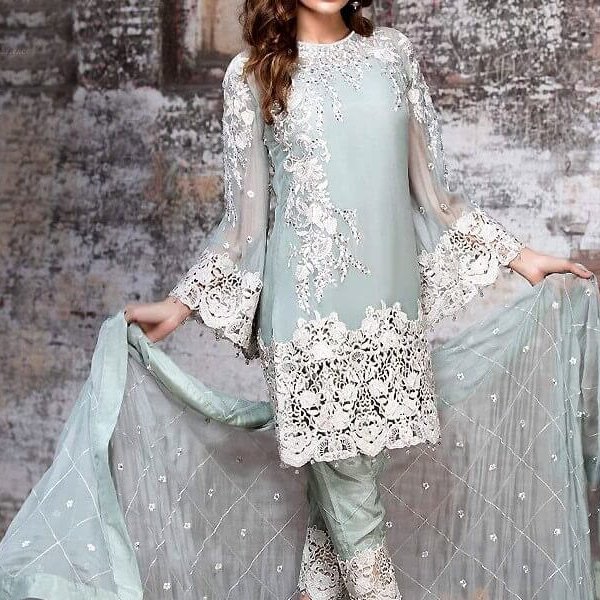Elegant Pakistani Chiffon Party Dress in pakistan sanwarna.pk