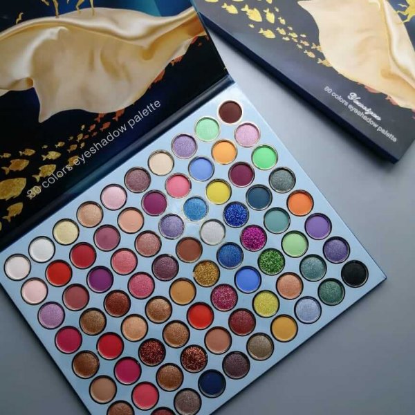 80 color eyeshadow palette in pakistan